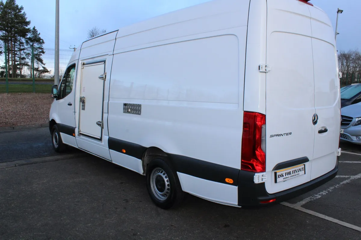 2022 Mercedes-Benz Sprinter 314 Chiller L3 - Image 3