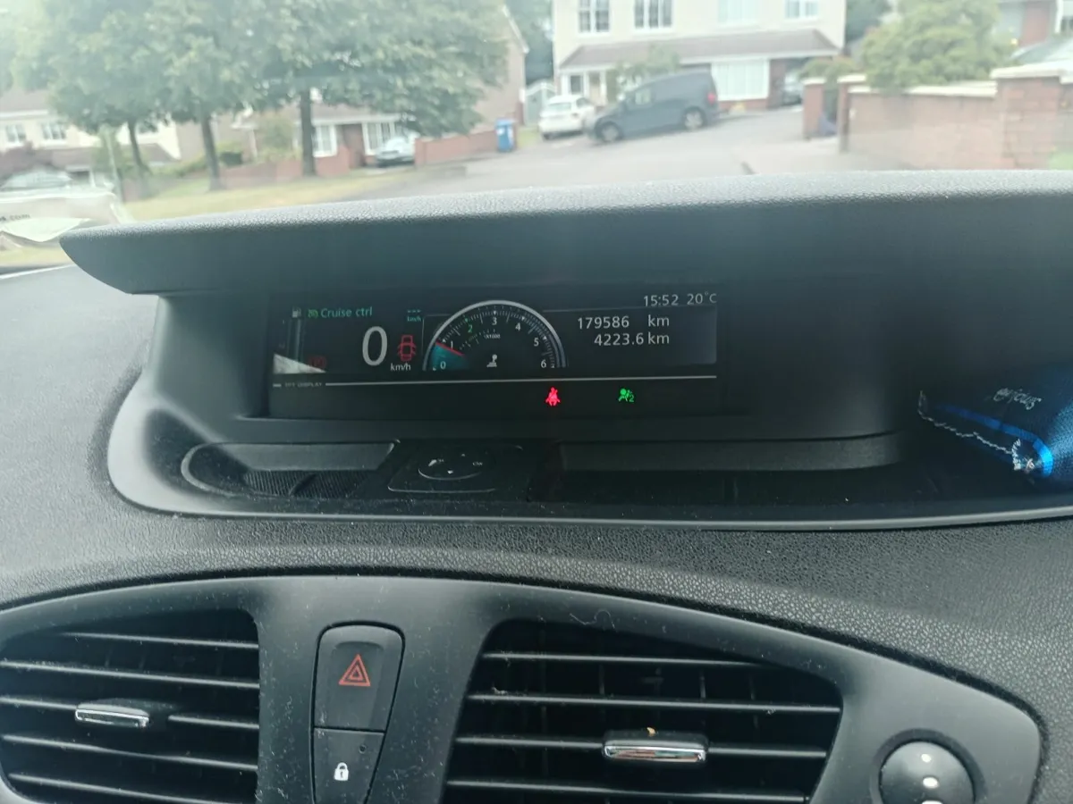 Renault Grand Scenic 2015 - Image 4