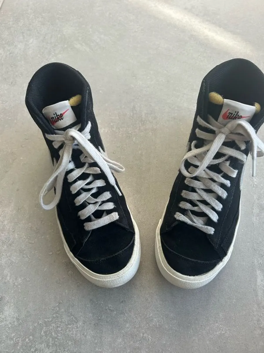 Nike Blazer suede boot shoe black size 5 uk - Image 1