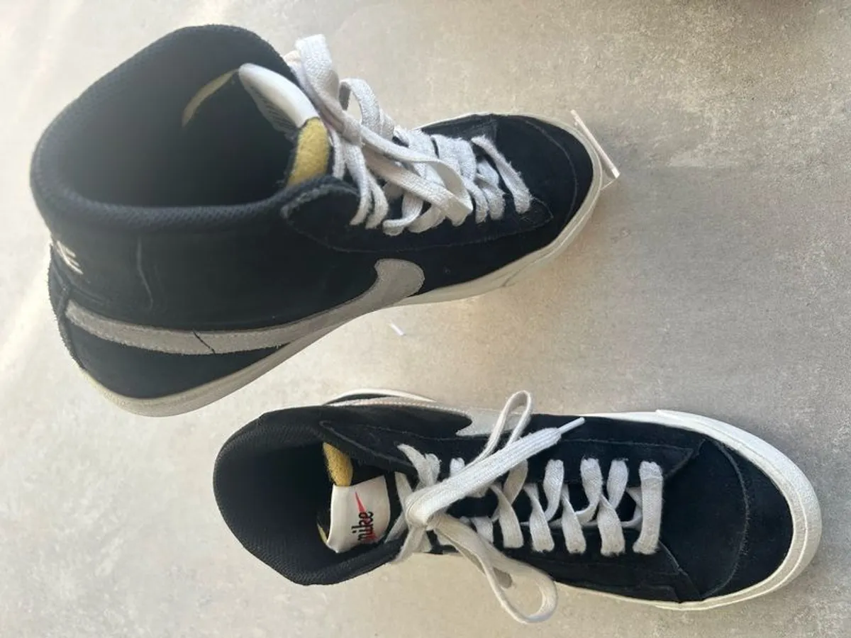 Nike Blazer suede boot shoe black size 5 uk - Image 2