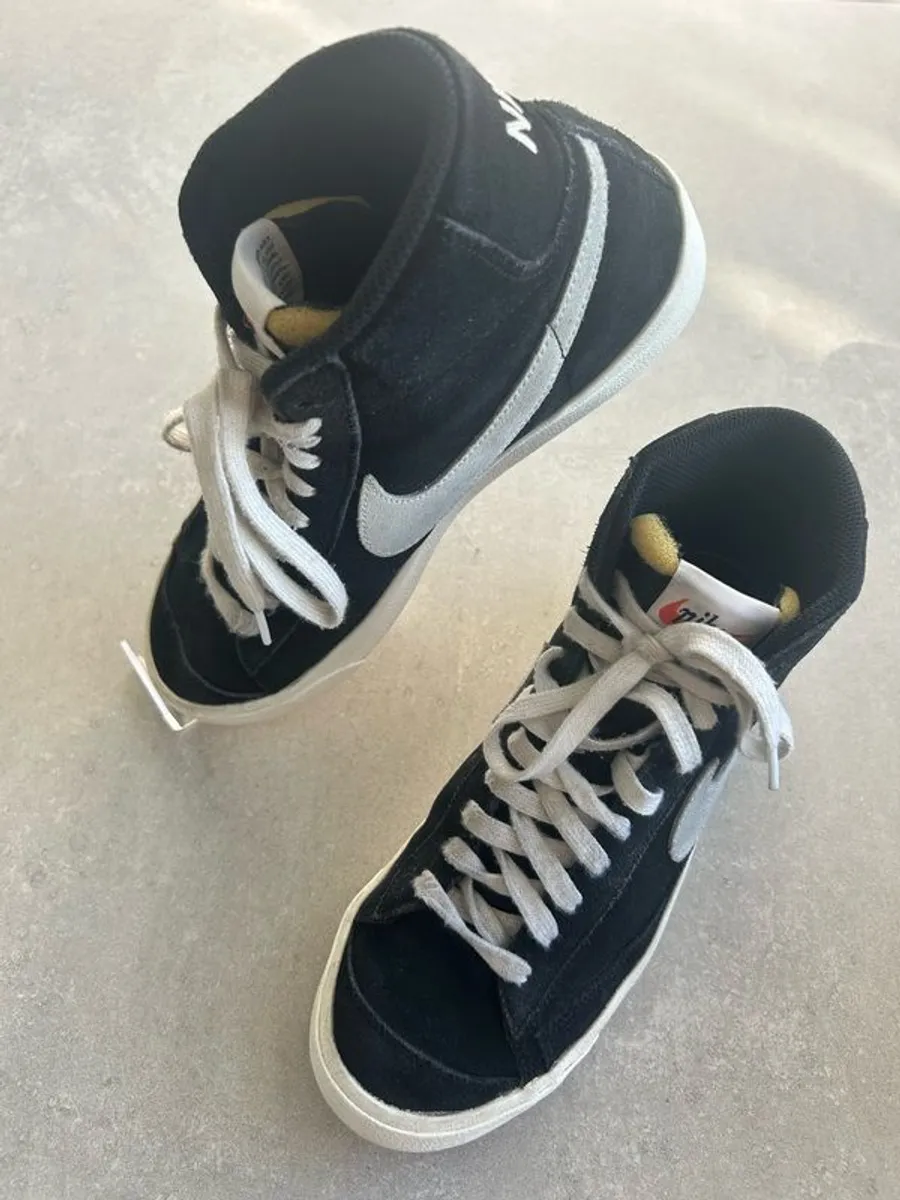 Nike Blazer suede boot shoe black size 5 uk - Image 3