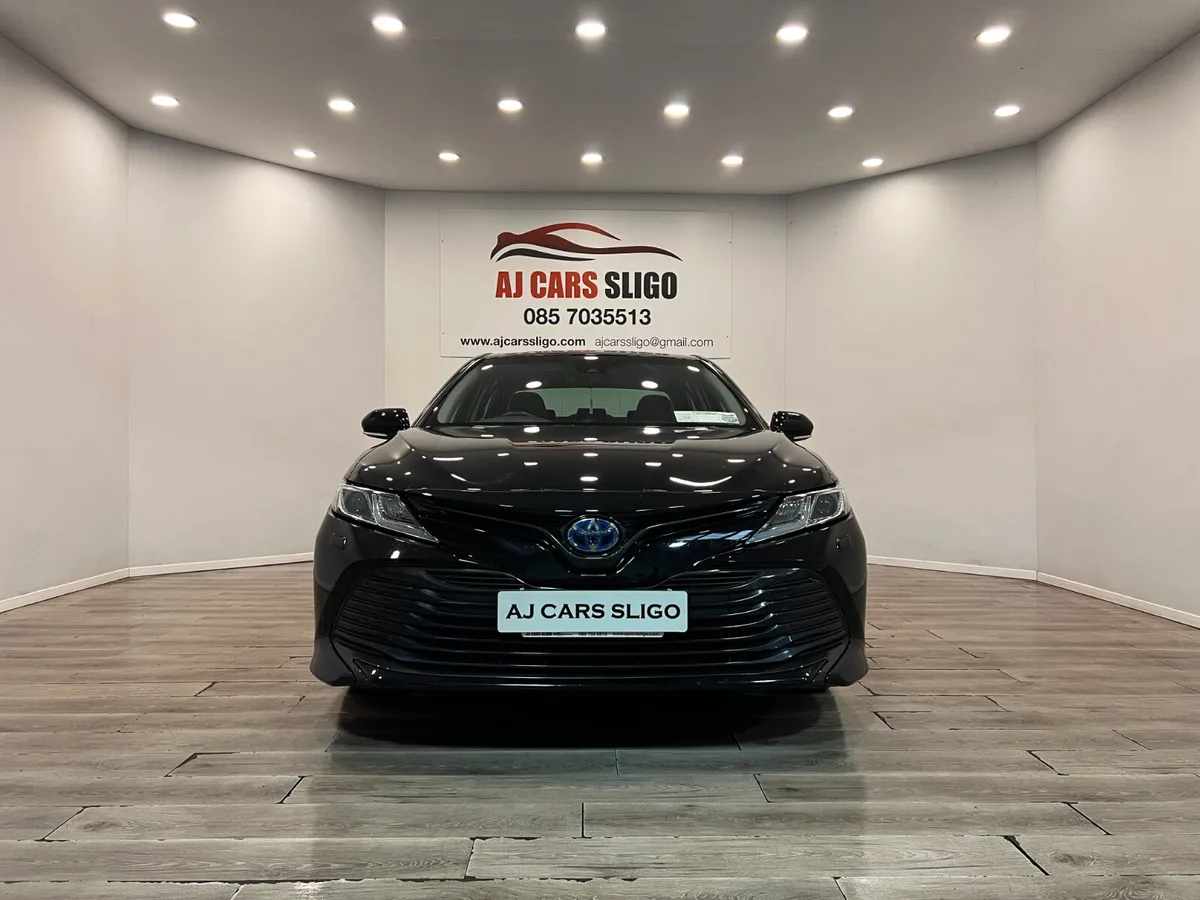 LOW MILES TOYOTA CAMRY SOL 2.5L HYBRID AUTO 2020 - Image 3