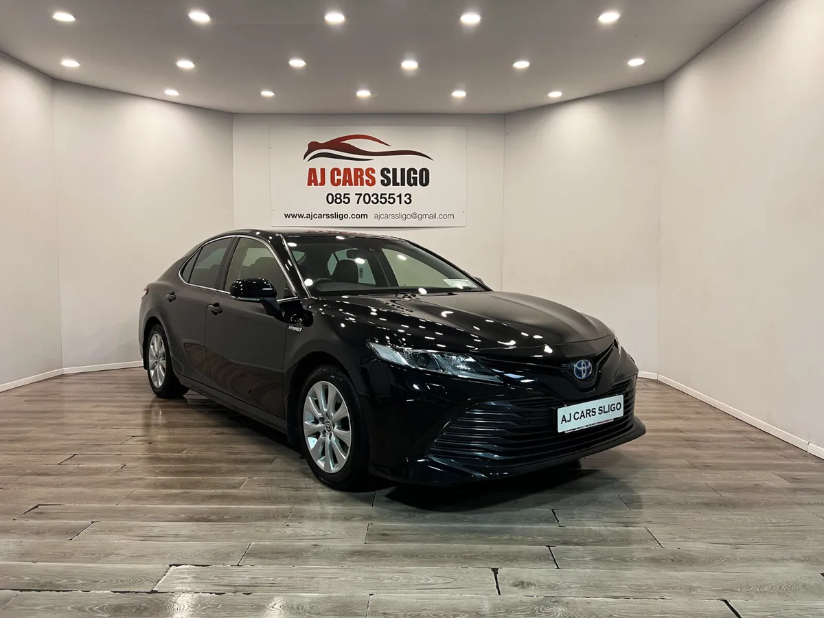 LOW MILES TOYOTA CAMRY SOL 2.5L HYBRID AUTO 2020 - Image 2