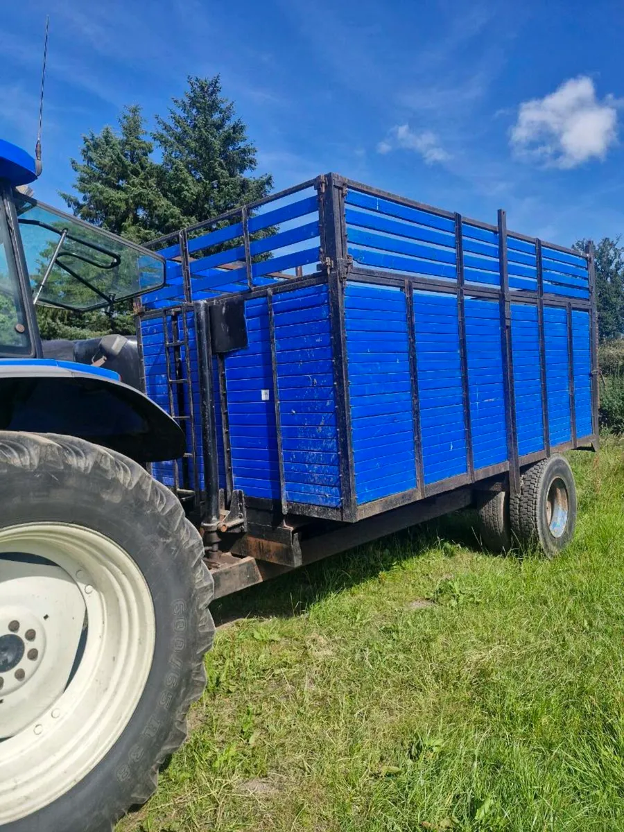 Cattle trailer - Image 1