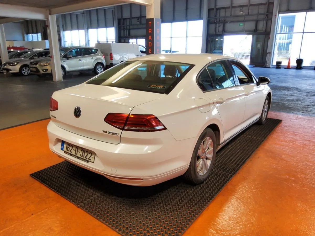 Volkswagen Passat 1.6 TDI 120HP Trendline - Image 3