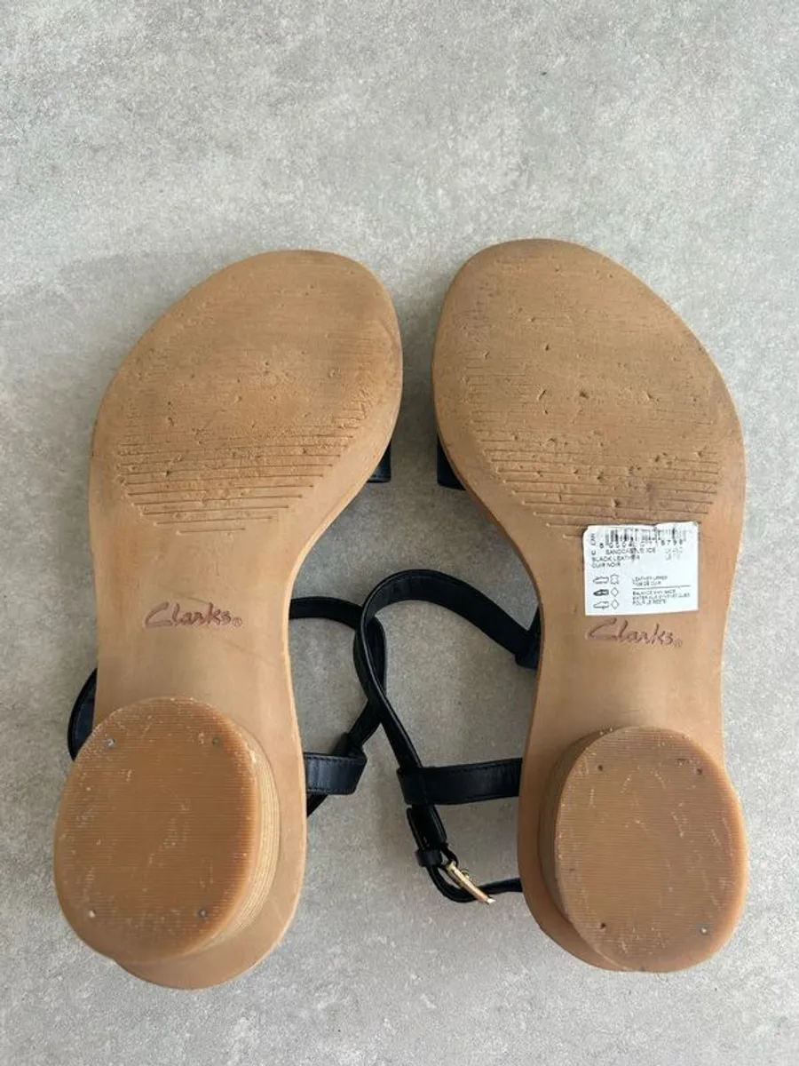 Clark's black leather sandals size 4.5 - Image 3