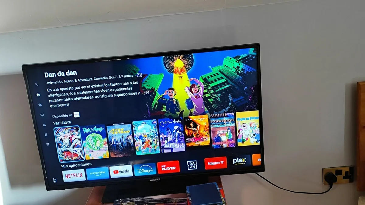 Smart TV Walker 43inch - Image 1