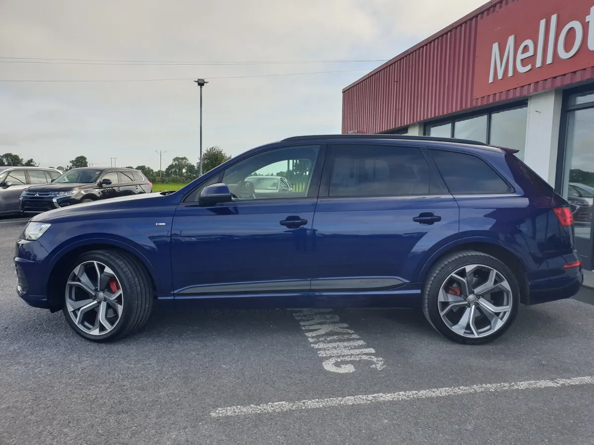 Audi Q7 3.0TDI S LINE**BLACK EDITION STYLING** - Image 3