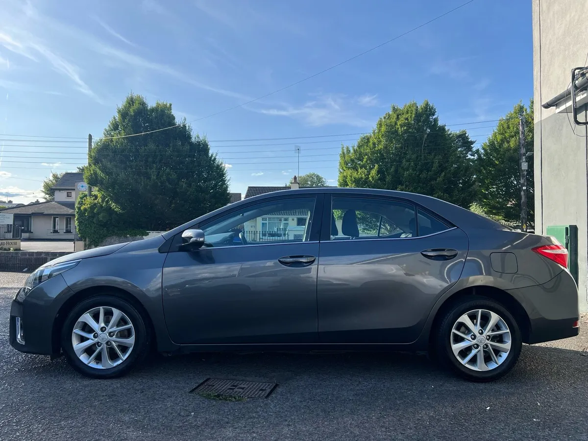 Toyota Corolla 1.4 D4D Luna Saloon Low Mileage - Image 4