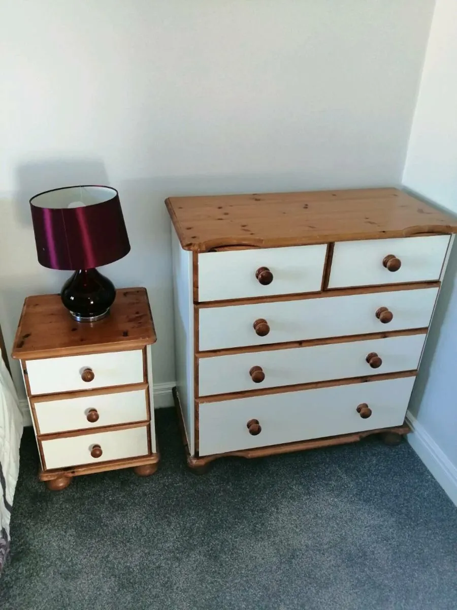 Bedroom suite - Image 2