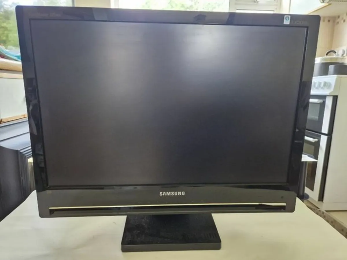 Samsung Syncmaster225mw 22.5 inch LCD TV Monitor - Image 1