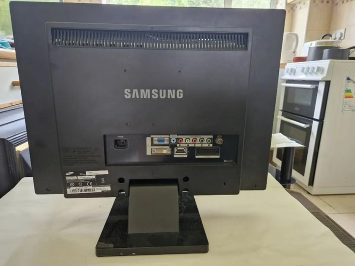 Samsung Syncmaster225mw 22.5 inch LCD TV Monitor - Image 4