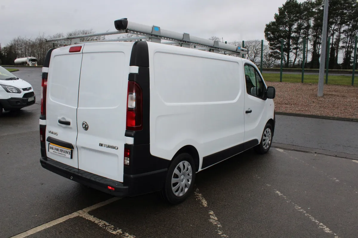 2015 Vauxhall Vivaro 2900 - Image 4