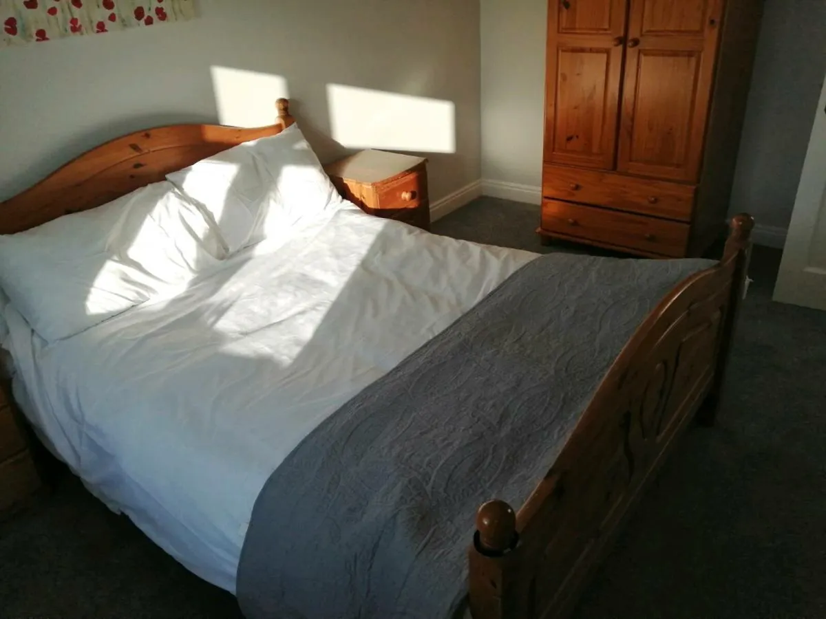 Bouble bed and wardrobe - Image 2
