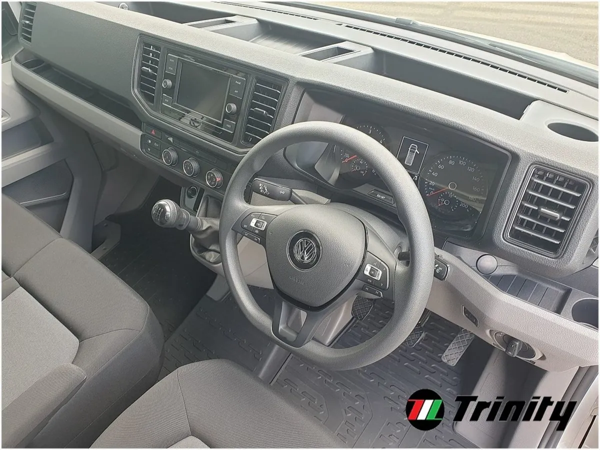 Volkswagen Crafter 2.0 TDI 140 BHP MWB Showroom C - Image 2