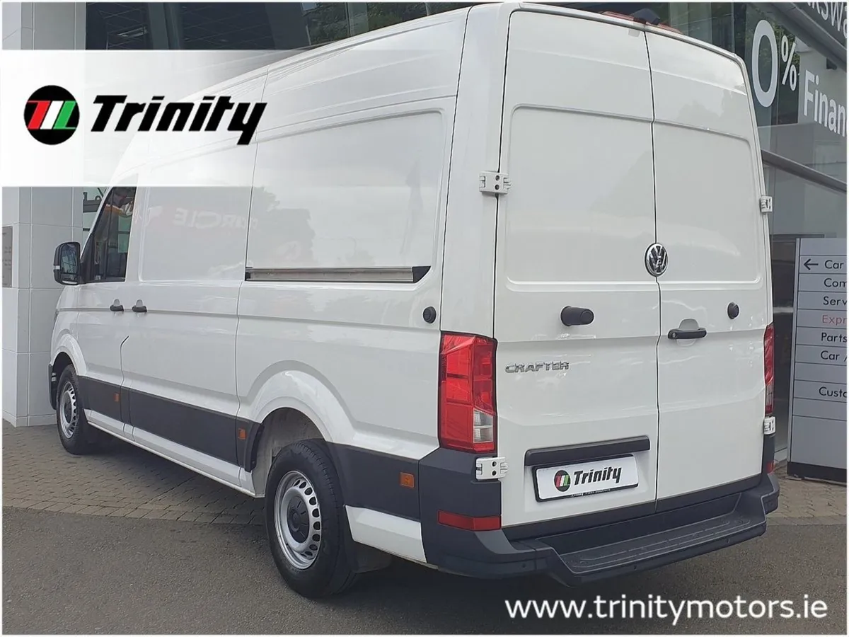 Volkswagen Crafter 2.0 TDI 140 BHP MWB Showroom C - Image 3