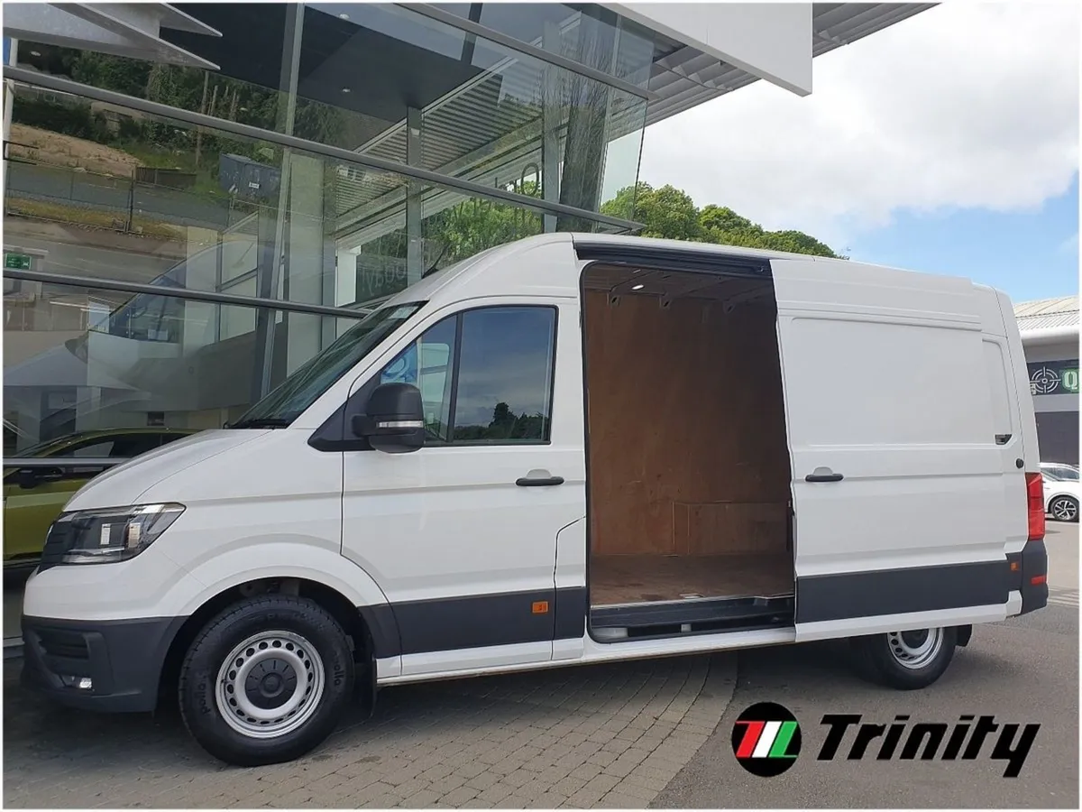 Volkswagen Crafter 2.0 TDI 140 BHP MWB Showroom C - Image 4