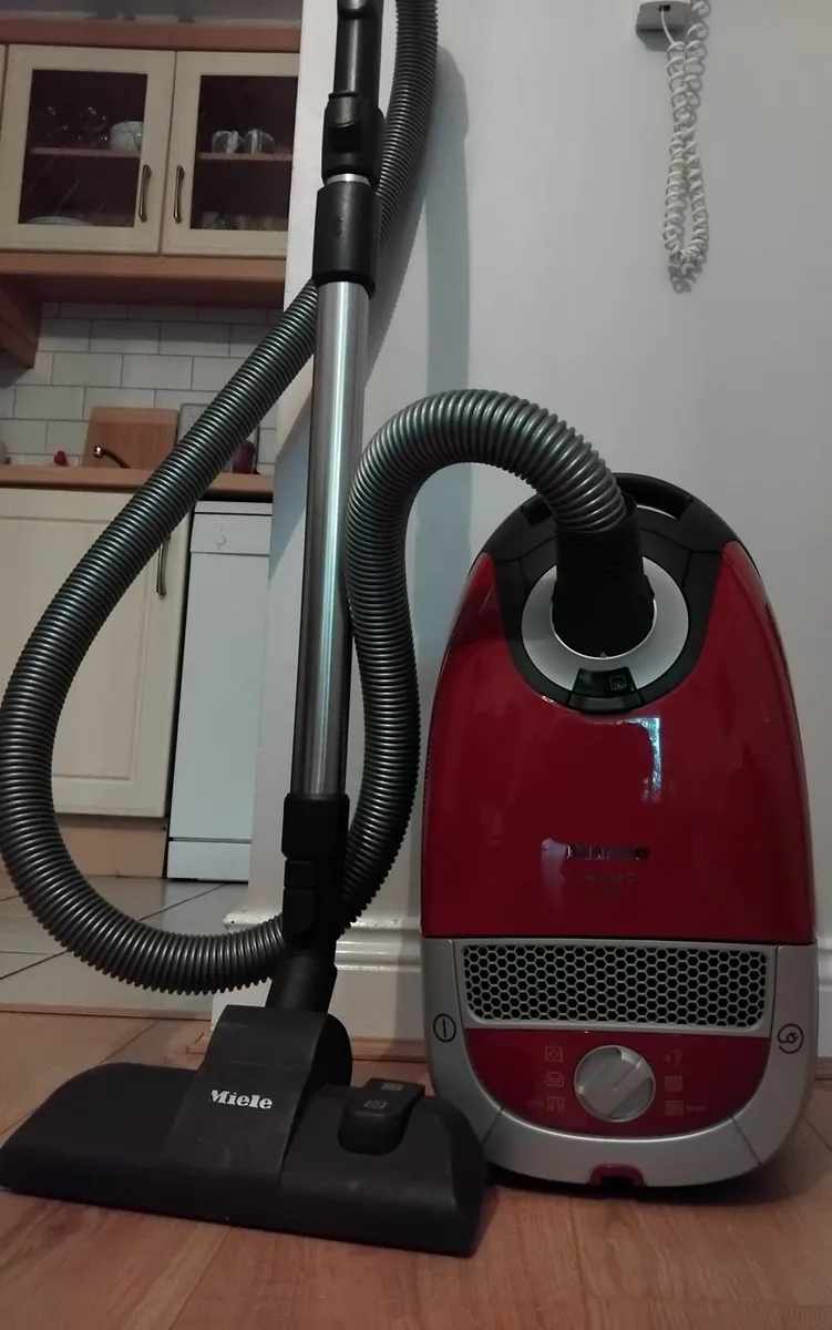 Miele Complete C2 Tango Vacuum cleaner - Image 3