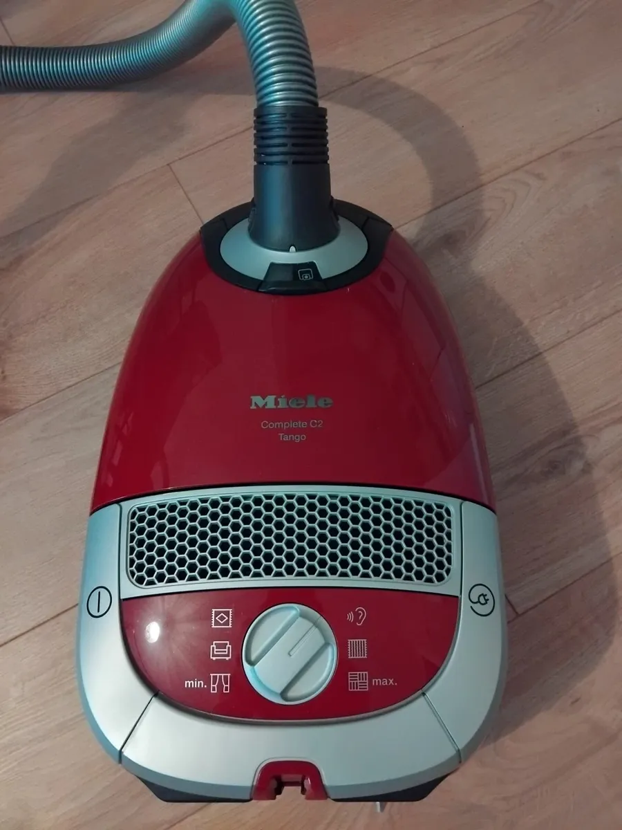Miele Complete C2 Tango Vacuum cleaner - Image 1