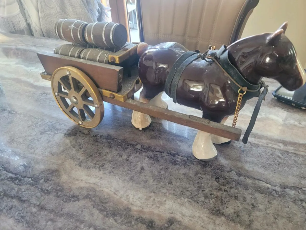 Horse  and  cart - Image 1