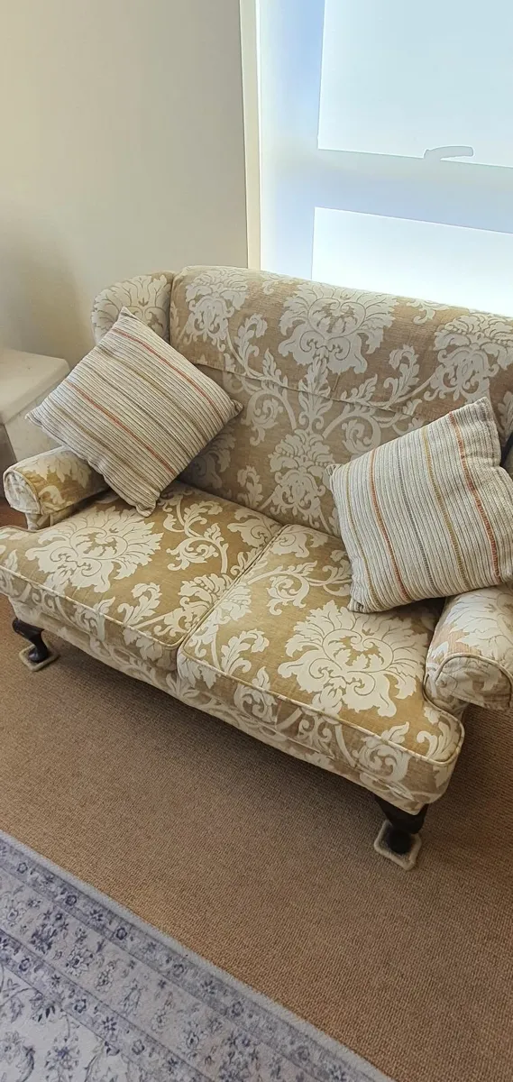 Couch 2 seater - Image 4