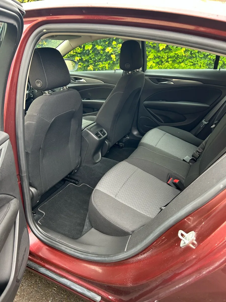 Car - Image 4