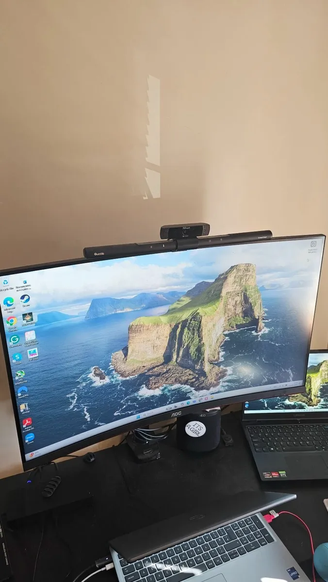AOC Gaming 32 Inch FHD Curved Monitor - Image 1