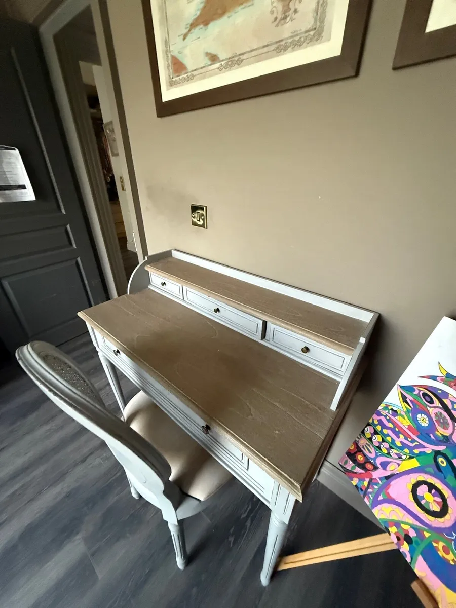 Writing table and chair - Image 1