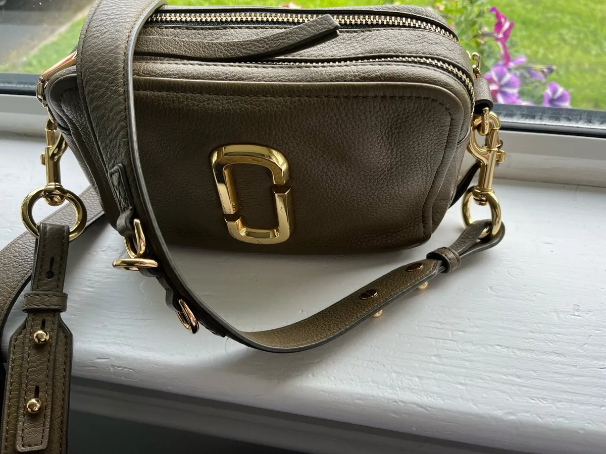 Marc Jacob’s Olive Softshot Handbag - Image 2