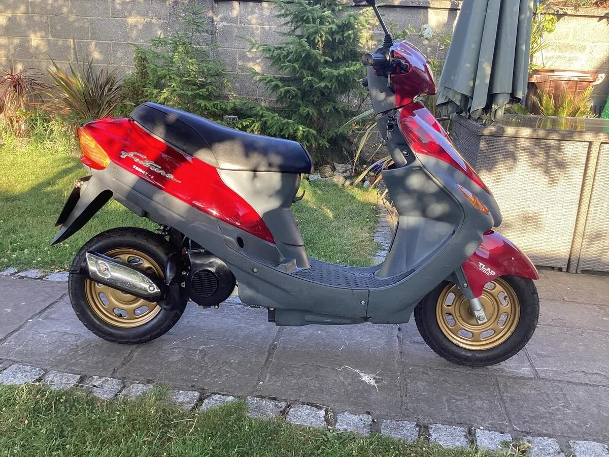 2002 moped 50cc - Image 1