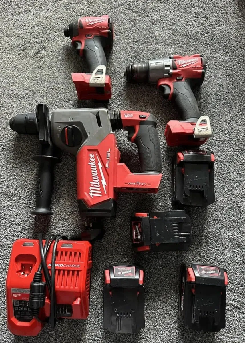 Milwaukee 18V Power Tool Kit Bundle - Image 1