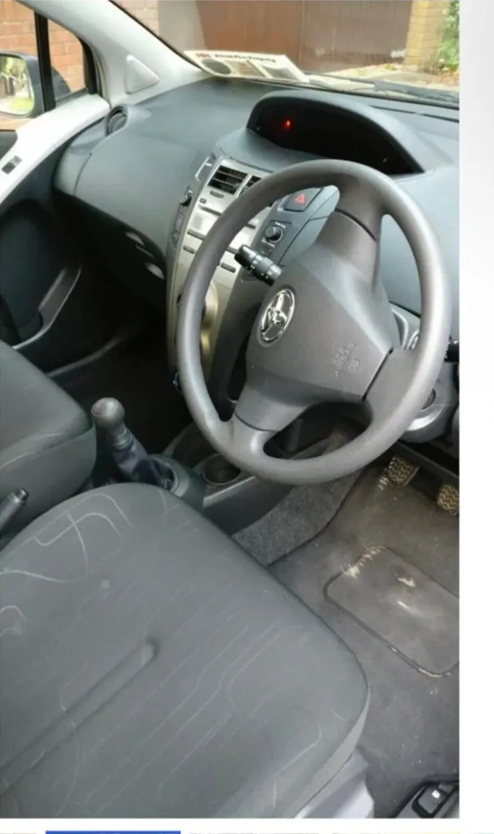 Toyota Yaris 2009 - Image 4