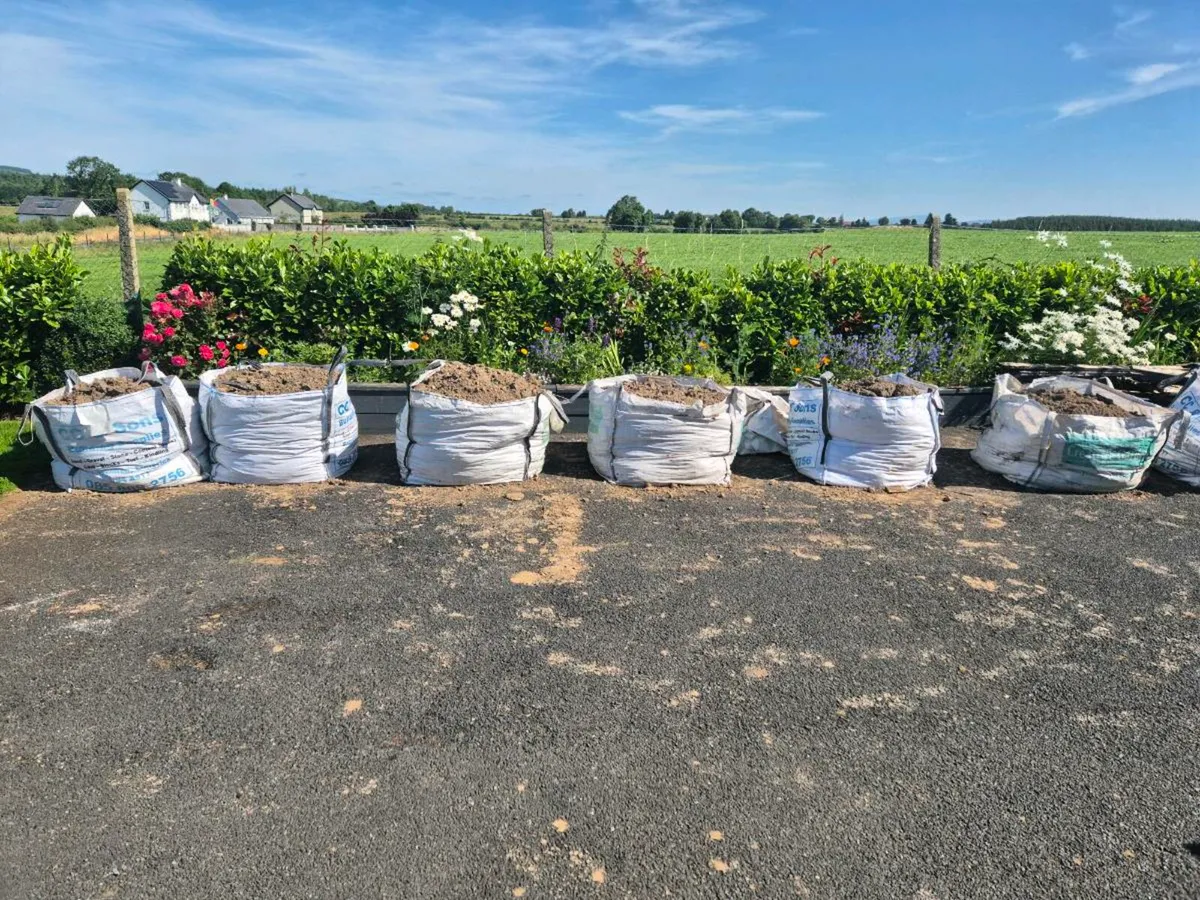 Top soil as in photo, must be collected - Image 2