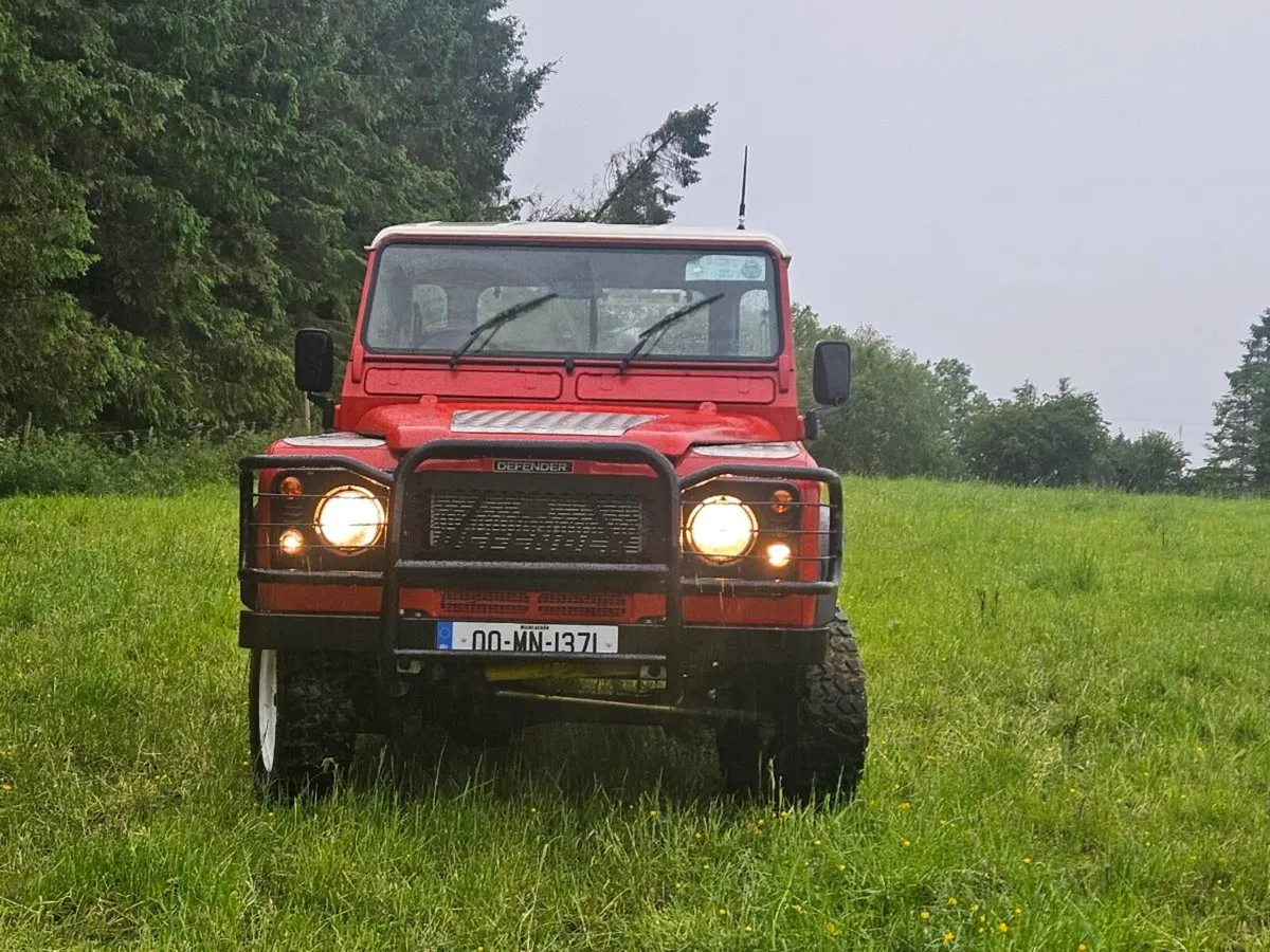 landrover defender - Image 1