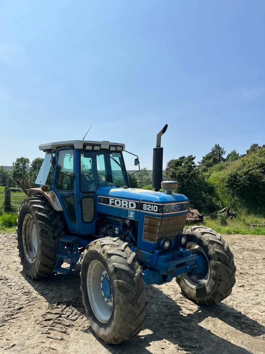 Ford 8210 - Image 1