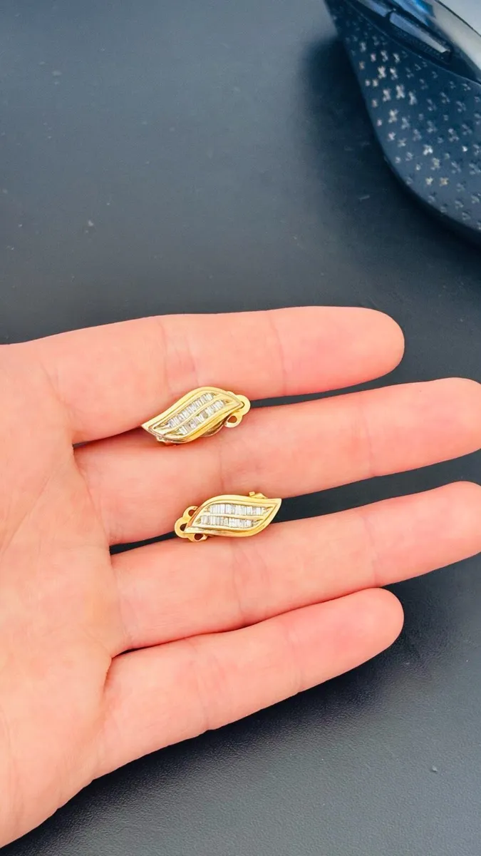 14k yellow gold Diamond earrings - Image 3