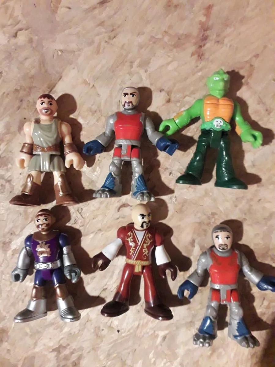 Imaginext toy castle and assesories - Image 2