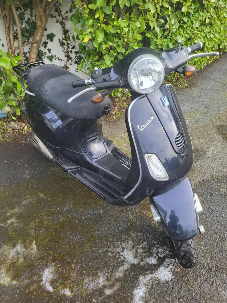 Vespa  50cc - Image 1