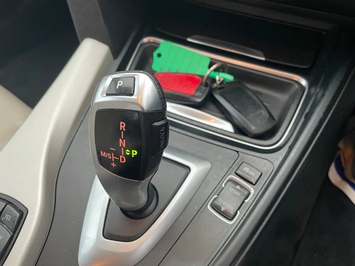 BMW 3-Series 2015 , auto , black leather - Image 3