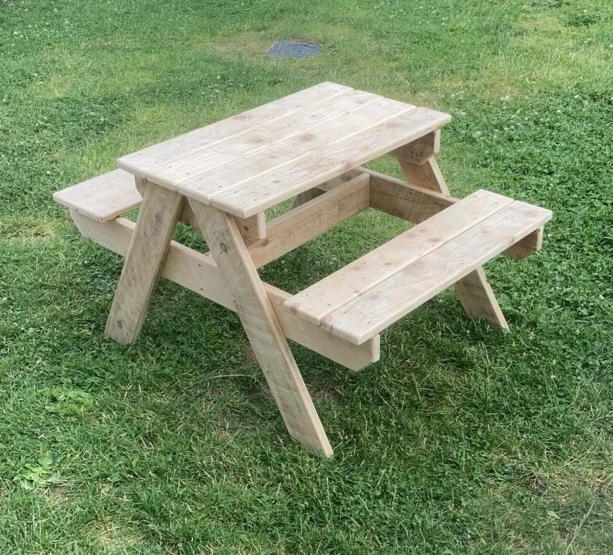 Kids picnic tables - Image 2
