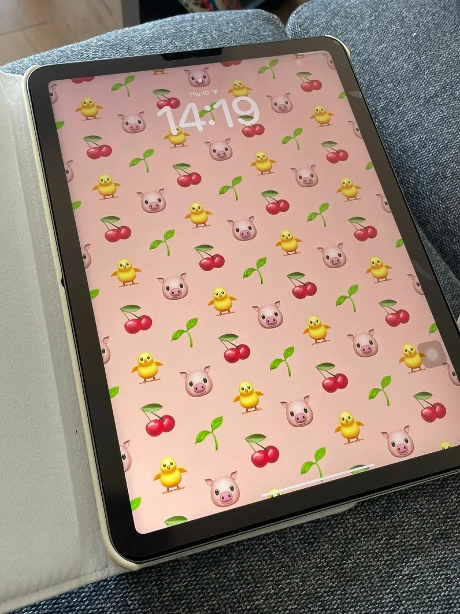 iPad Air 5th Gen (In Warranty) - Image 2