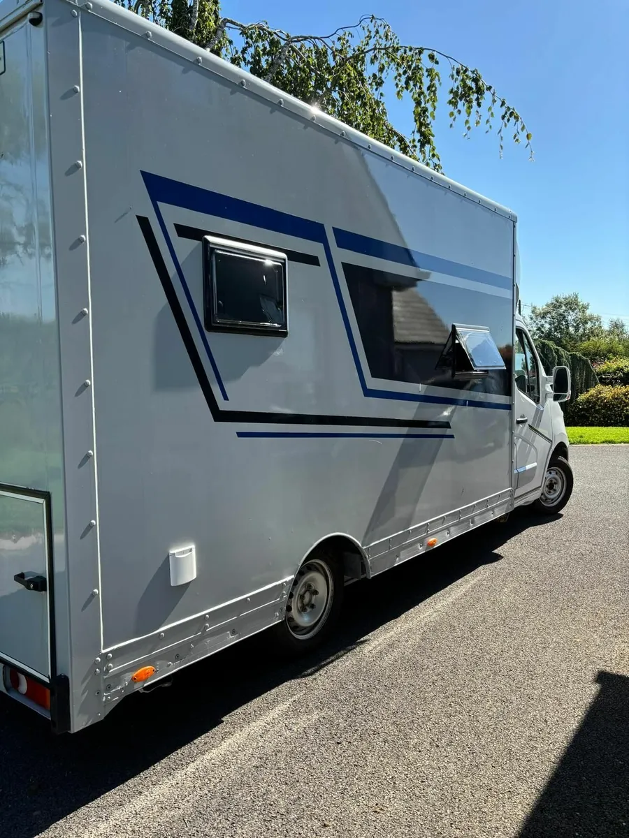 Camper Van - Image 2