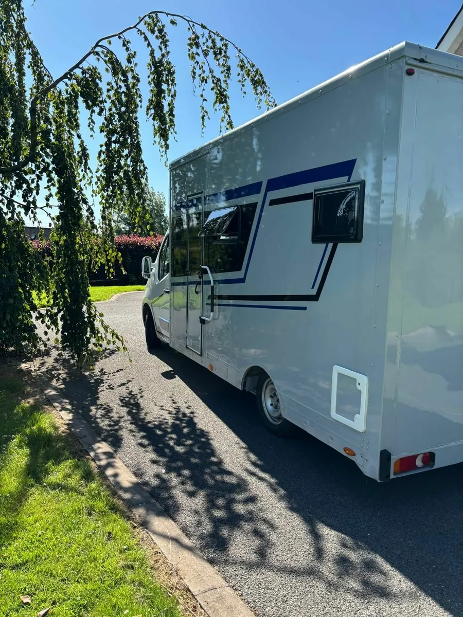 Camper Van - Image 3