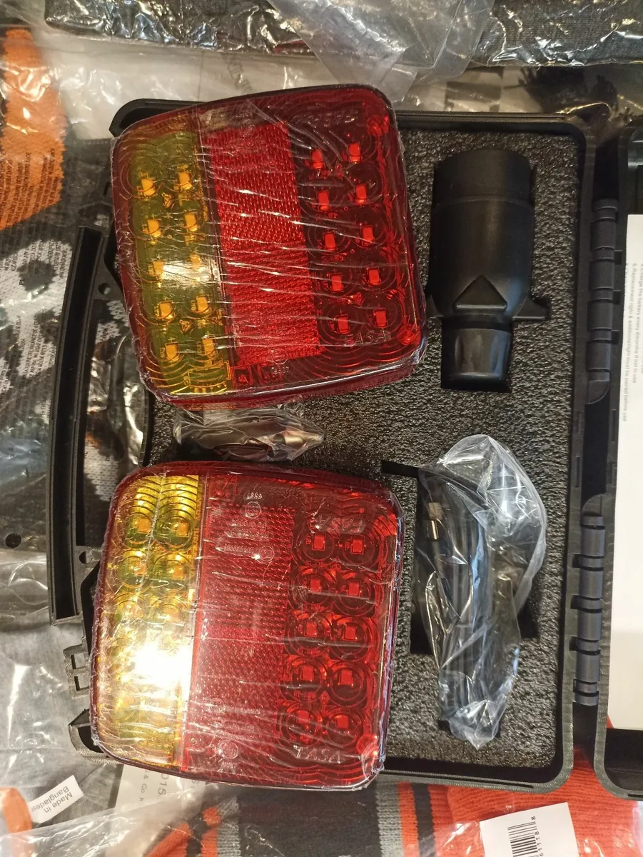 MAGNETIC WIRELESS LIGHTS - FOR SALE - Image 3