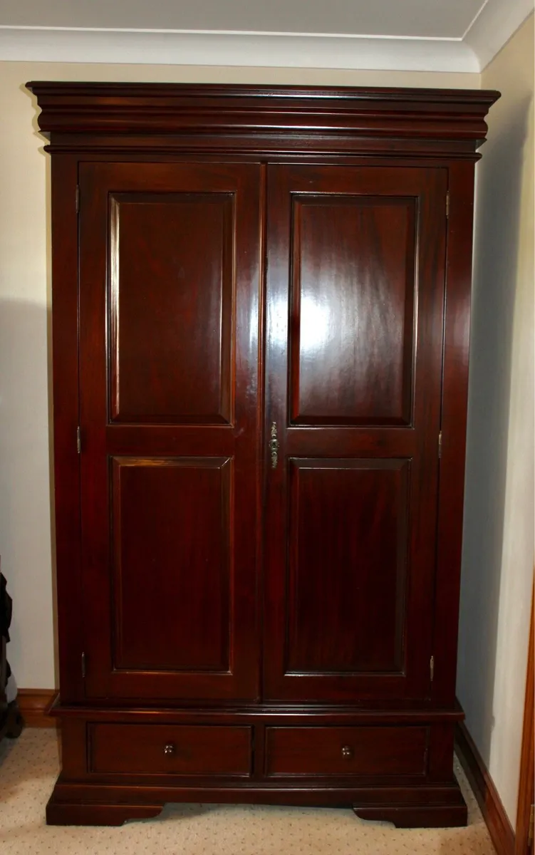 2X Classic 2 Door Solid Mahogany Wardrobe - Image 2