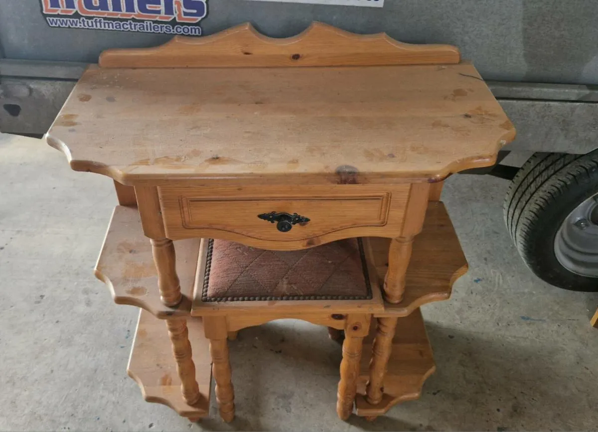 Vanity / writing table Furniture clearout - Image 2