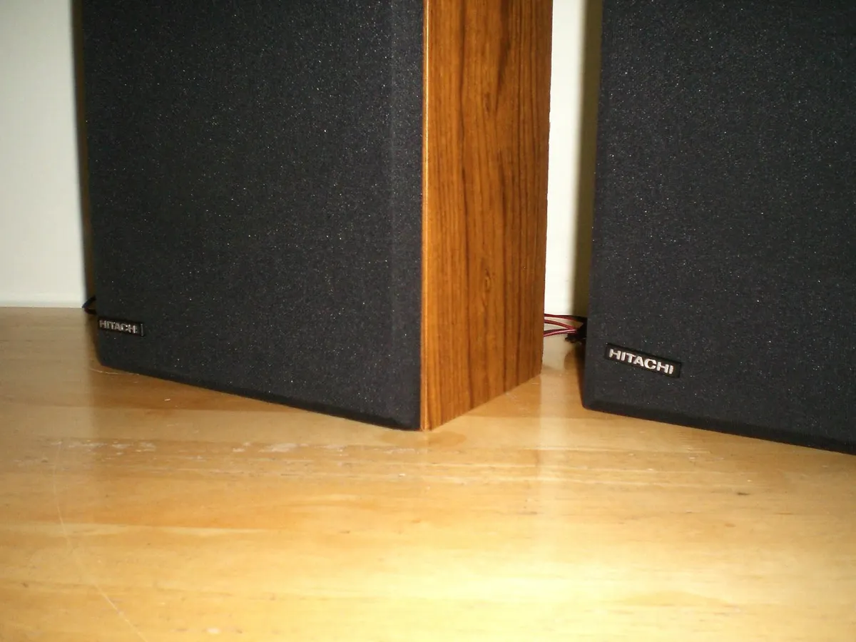 Vintage Hitachi SS-6220G Speakers Made in England. - Image 4