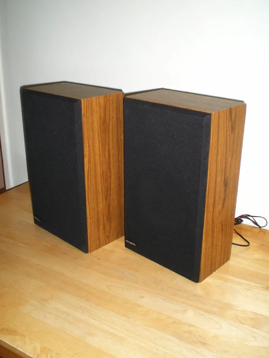 Vintage Hitachi SS-6220G Speakers Made in England. - Image 3