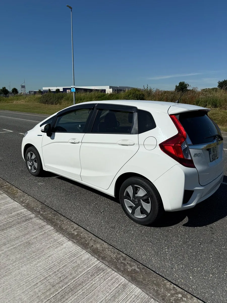 Honda fit 1.5 Hybrid 2014 New Nct 9/26 - Image 2