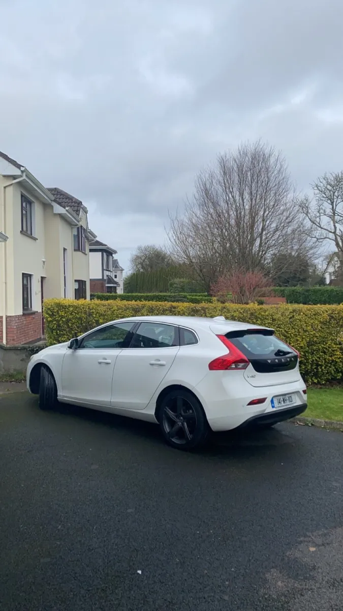 Volvo V40 - Image 3